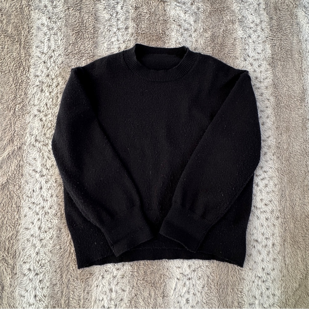 Commense Black Crewneck Sweater